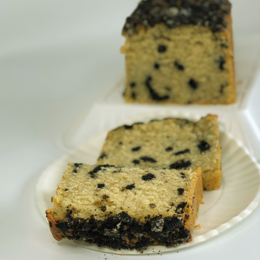 Cake Loaf with Cookies (Vanilla + Oreo biscuits)