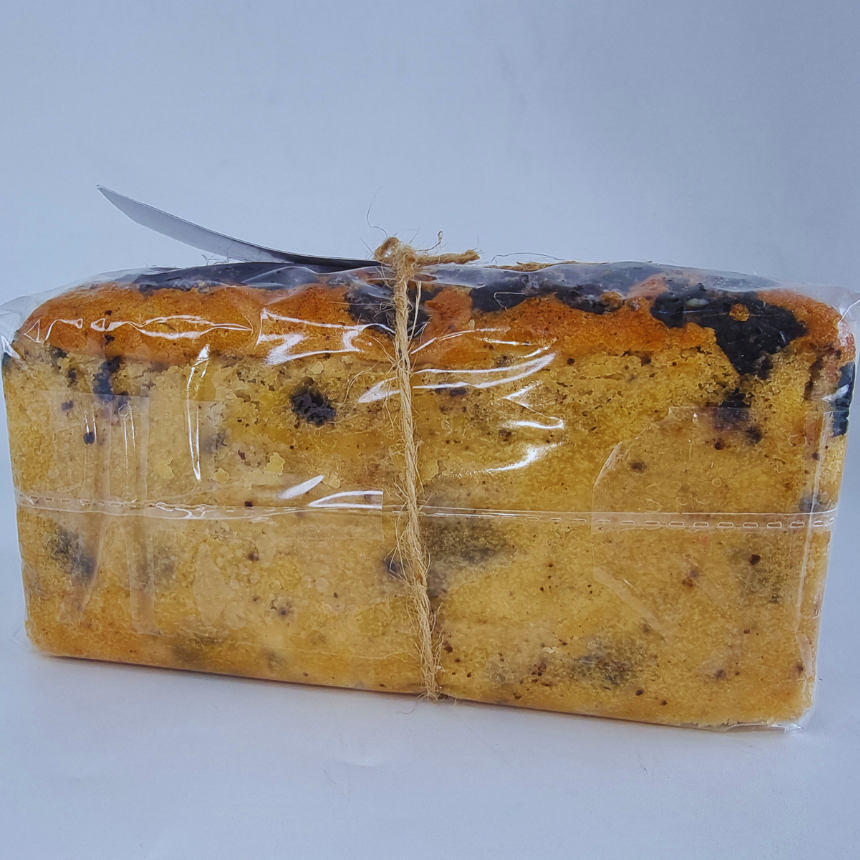 Cake Loaf with Cookies (Vanilla + Oreo biscuits)